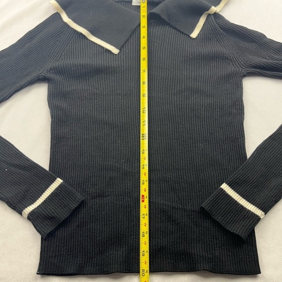 NWOT IĒNA black long sleeve sweater with white detail. E37 - Picture 4 of 5